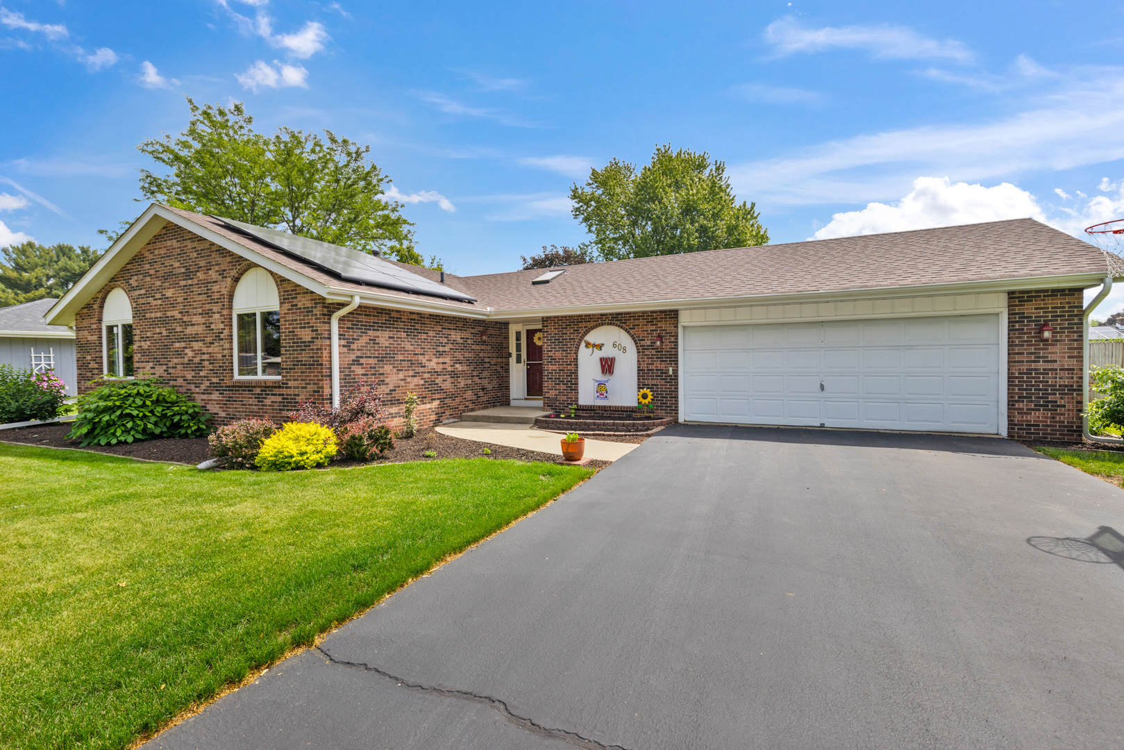 Property Photo: 608 S Church Street IL 61088