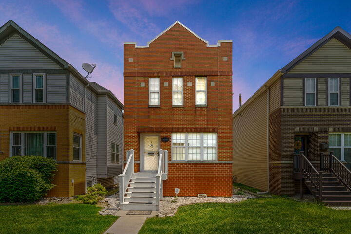 6941 S East End Avenue  Chicago IL 60649 photo