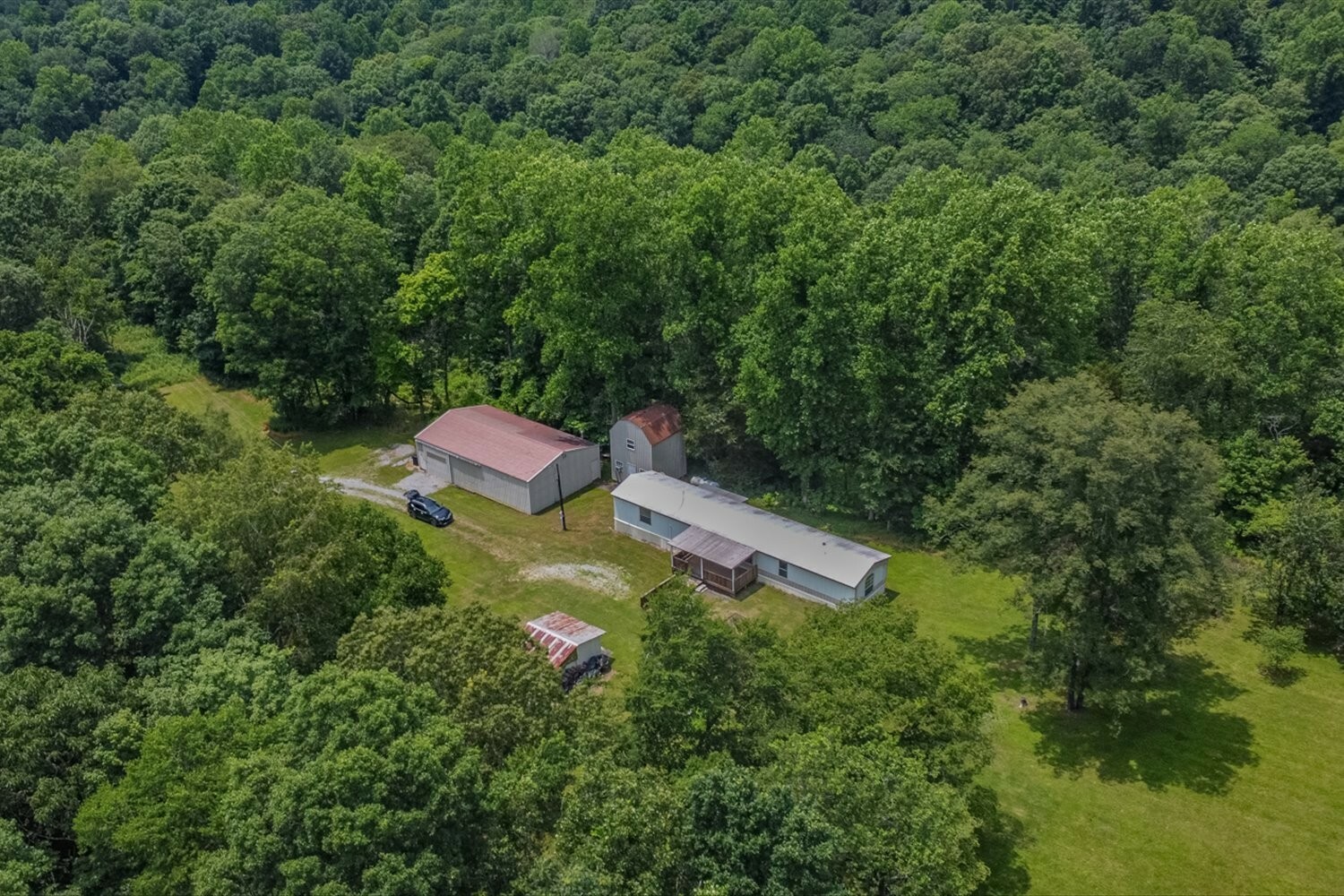 Property Photo: 2332 Bear Creek Rd TN 37181