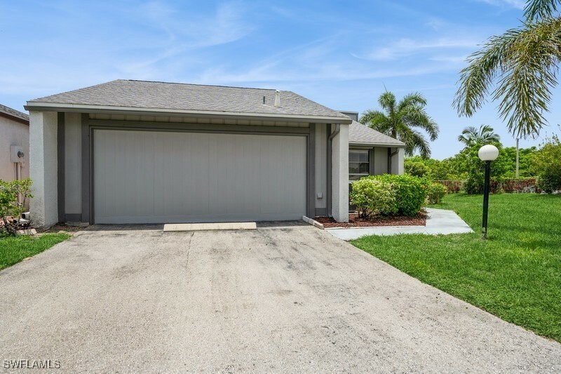 Property Photo:  9749 Maplecrest Circle  FL 33936 