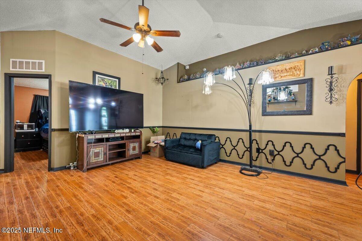 Property Photo: 9744 Watershed Court FL 32220