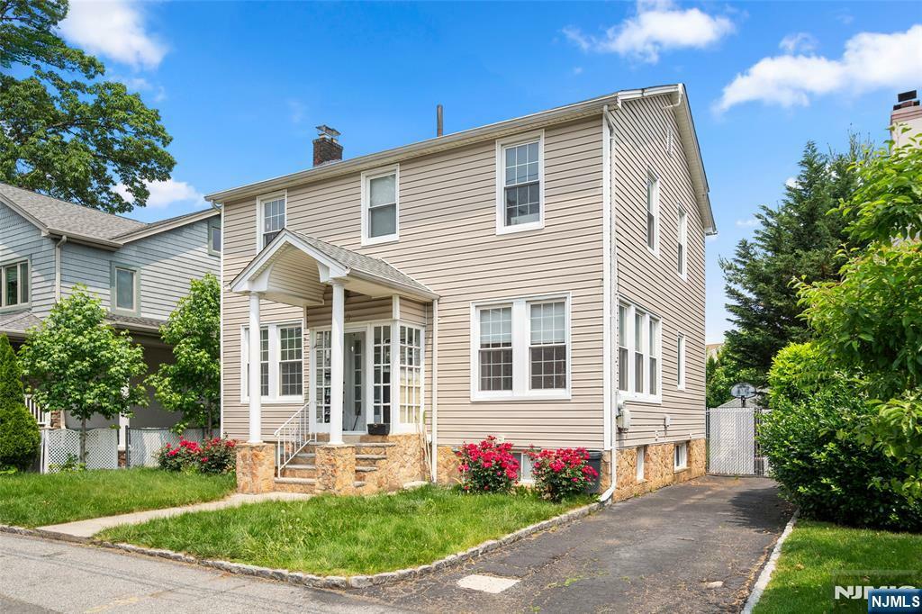 Property Photo: 3 Drury Lane NJ 07024