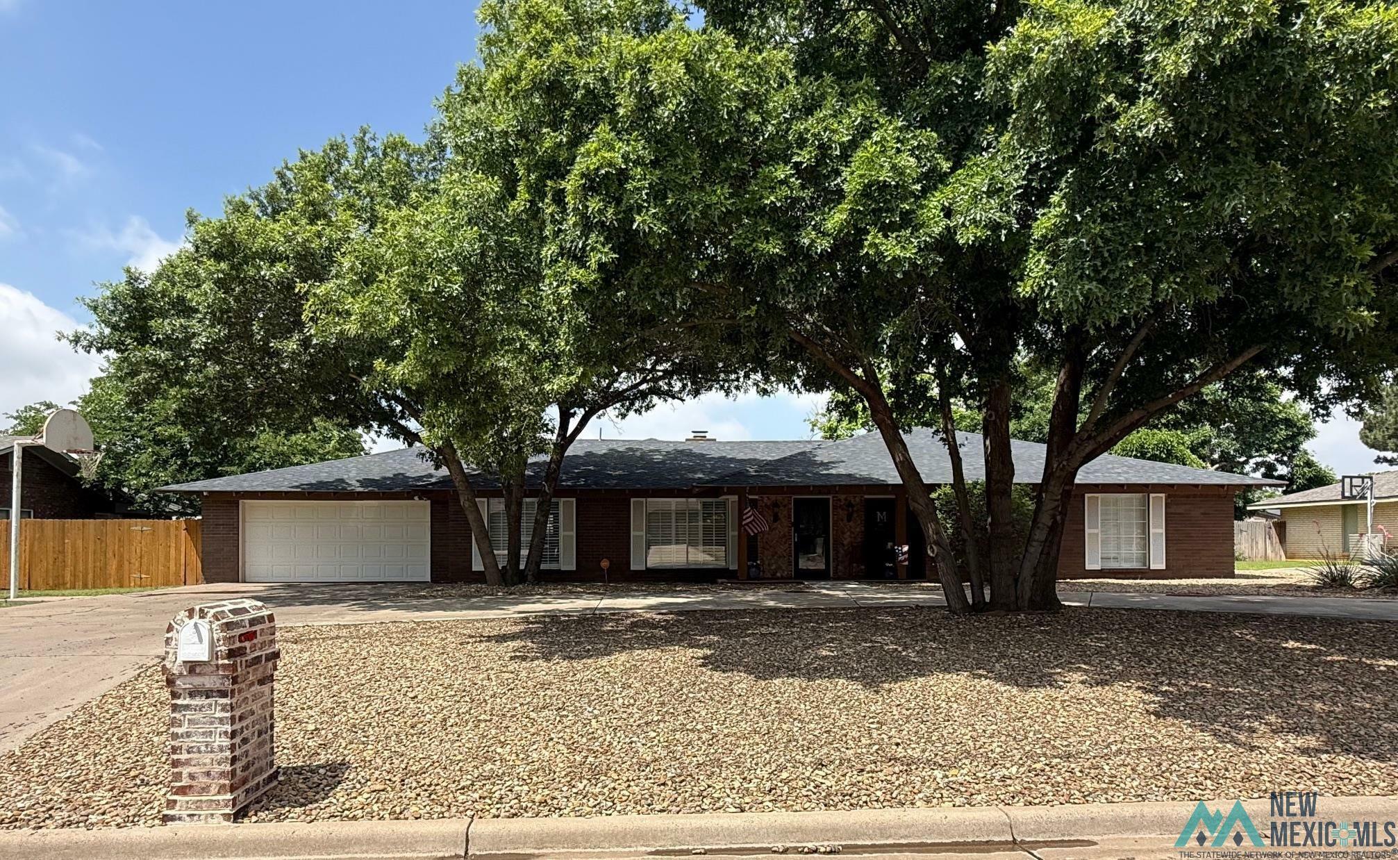 Property Photo: 1808 Avondale Boulevard NM 88101