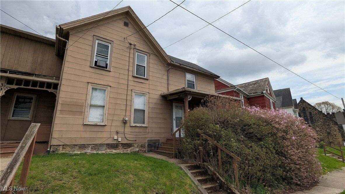 Property Photo: 393 Spicer Street OH 44311