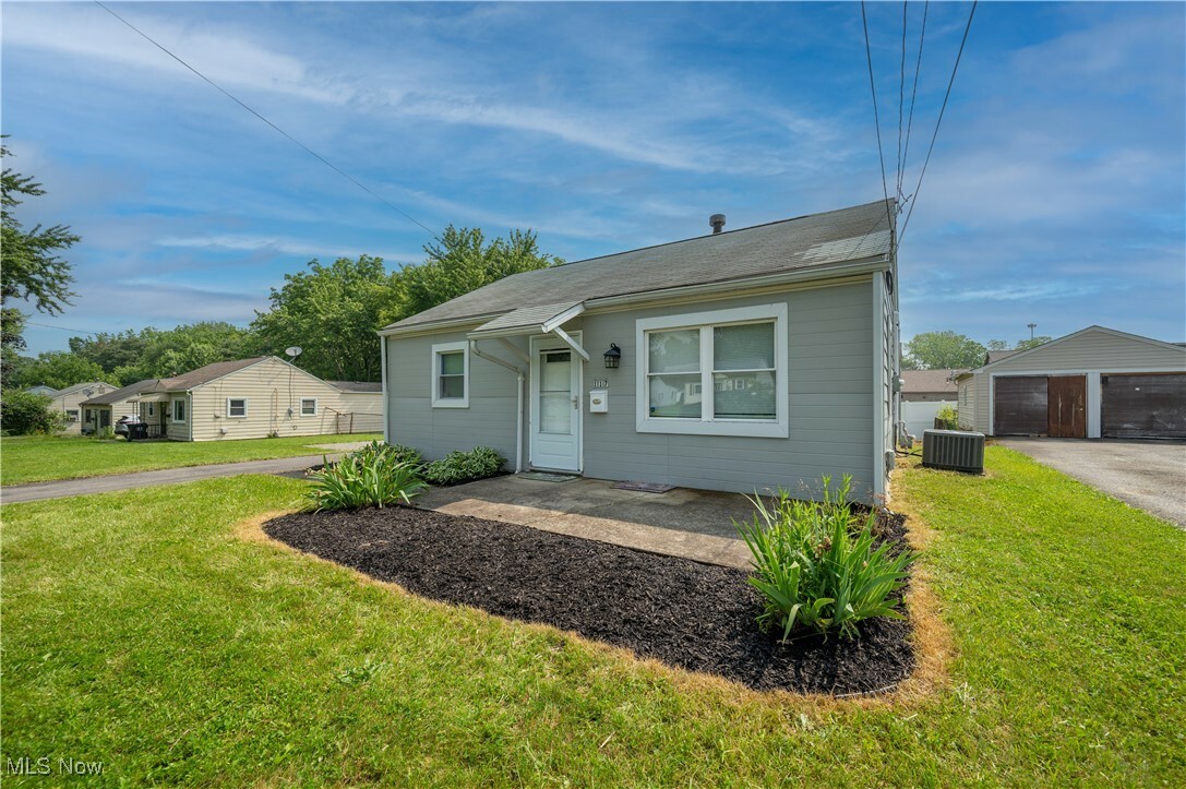 Property Photo: 117 N Navarre Avenue OH 44515