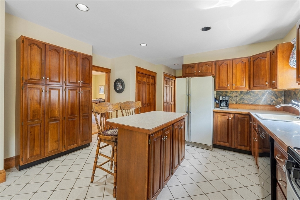 Property Photo:  475 Waltham Street  MA 02421 