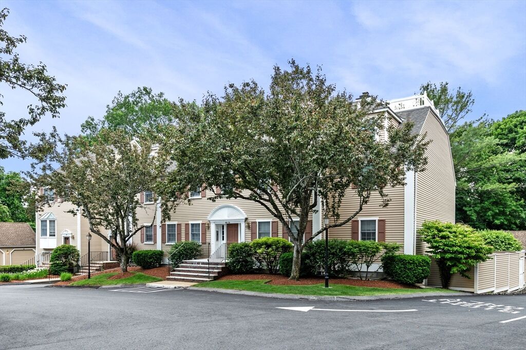 Property Photo:  71 Weatherly 71  MA 01970 