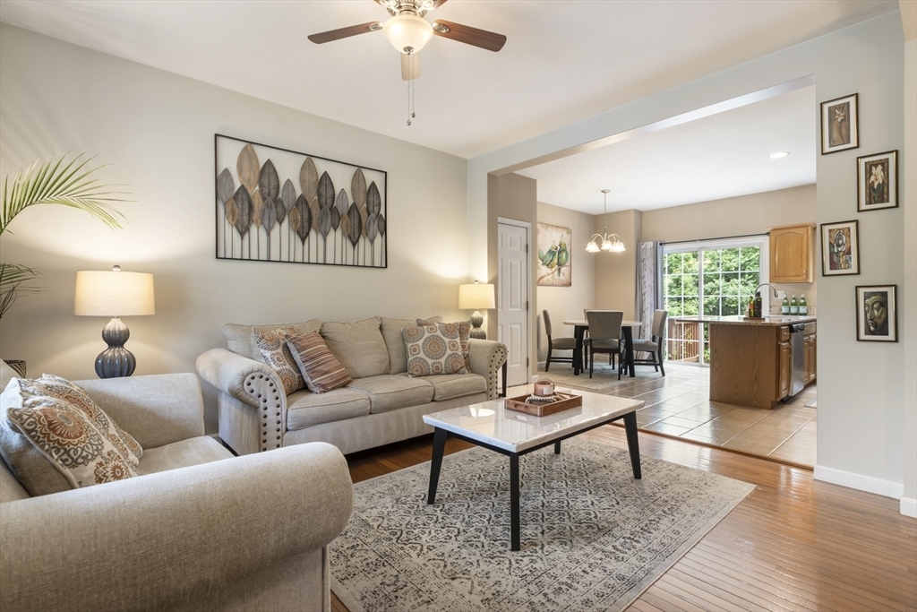 Property Photo:  9 Oakes Cir 9  MA 01527 