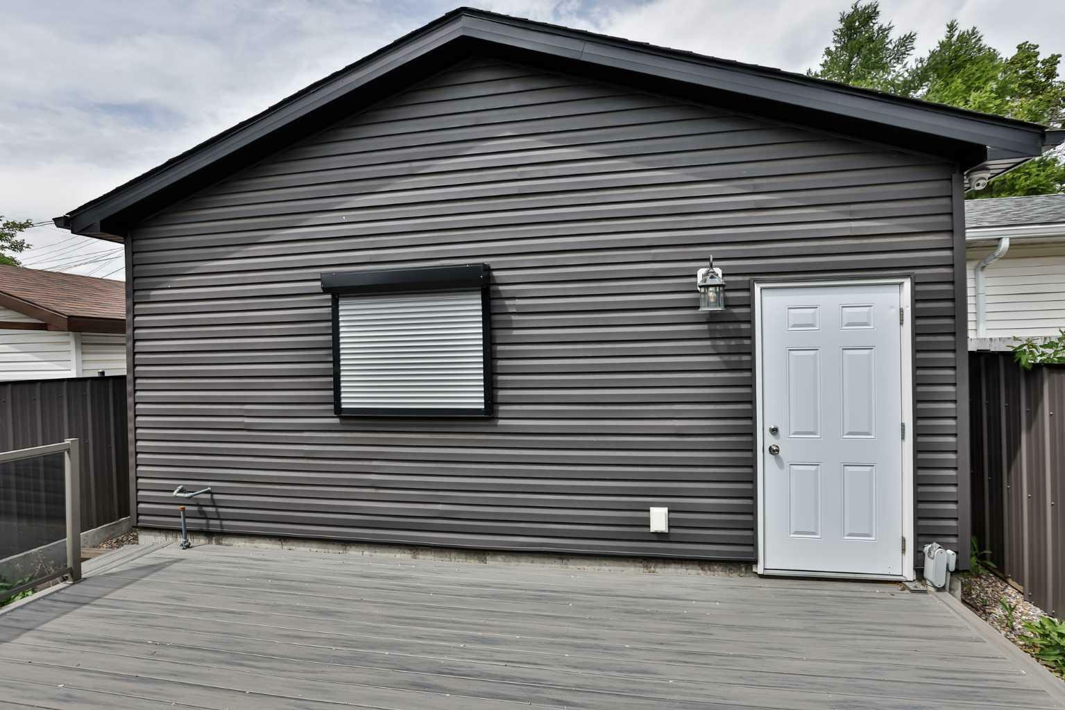 Photo de la propriété: 817 8 Avenue S AB T1J 1P1
