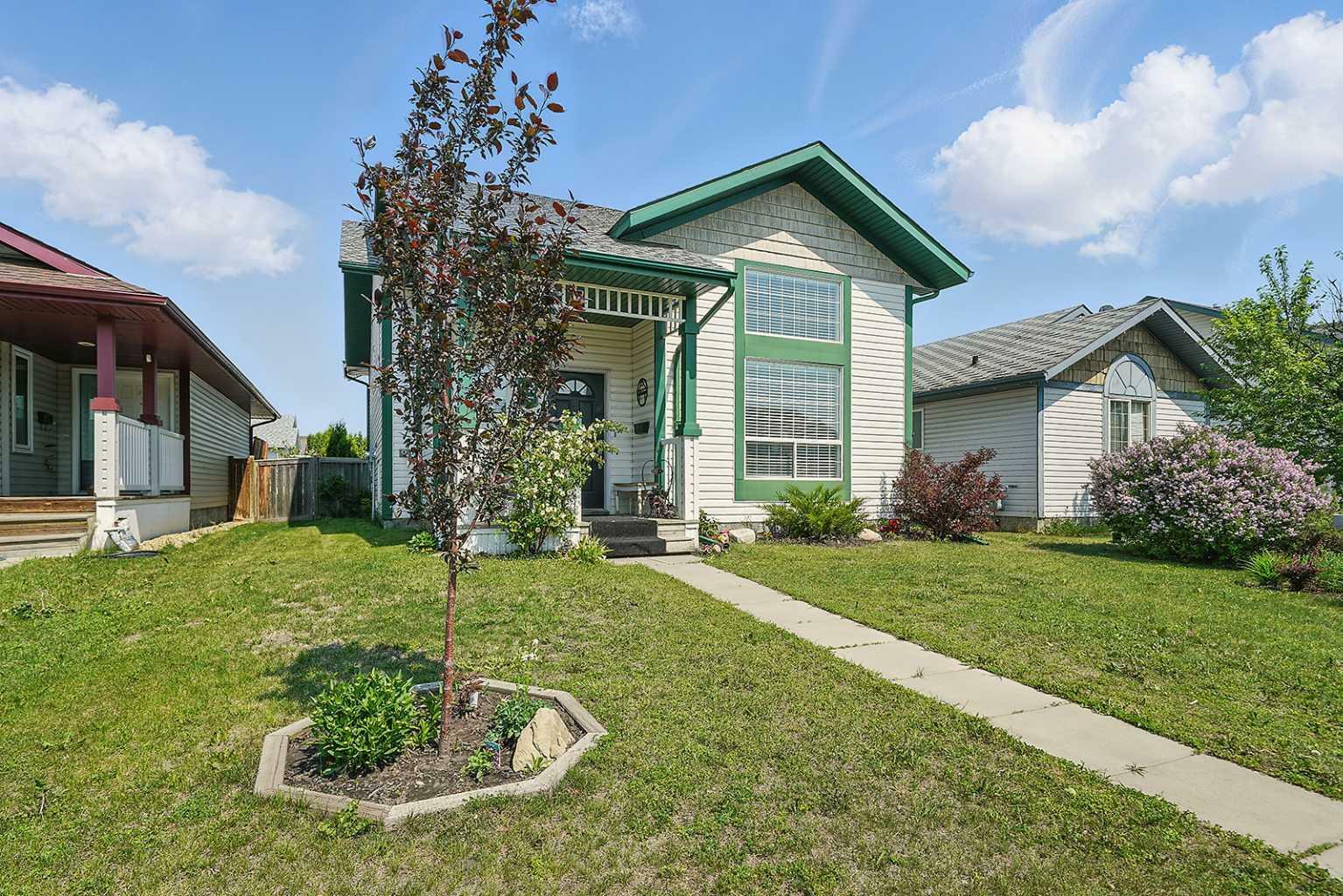 19 Lockwood Avenue  Red Deer AB T4R 2R3 photo