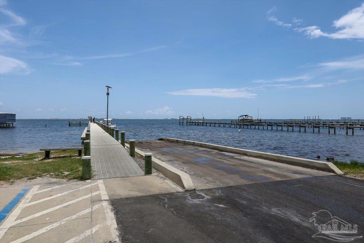 Property Photo: 5397 Spruce St FL 32563