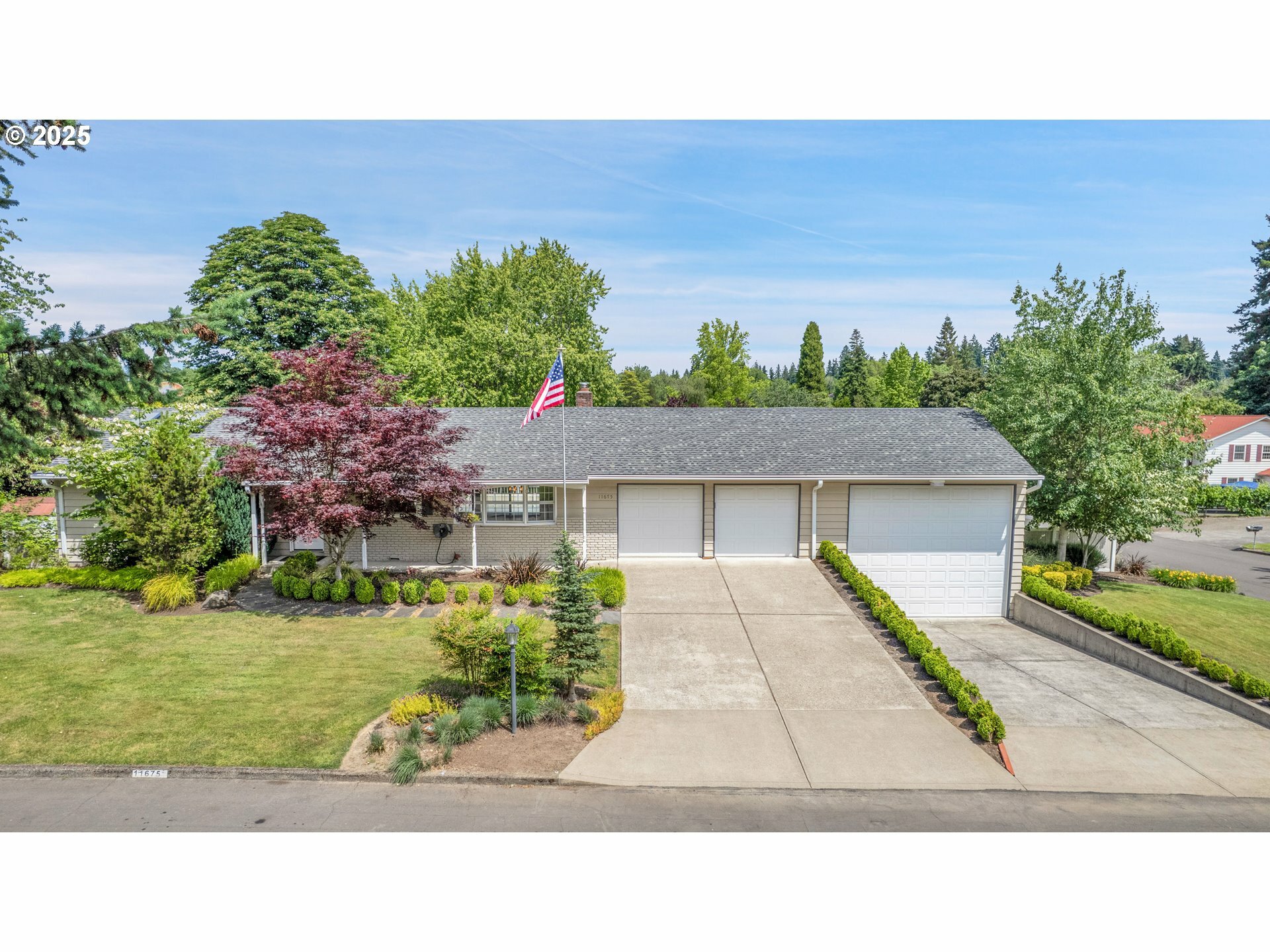 Property Photo: 11675 SW Lynn St OR 97223