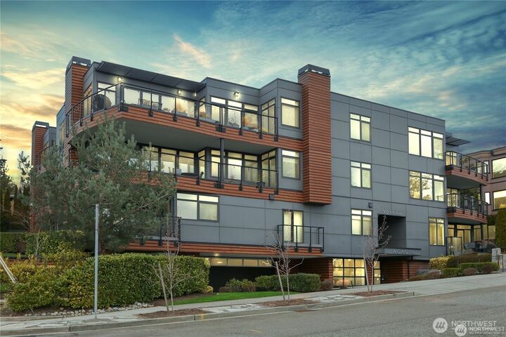 Property Photo:  302  5th Avenue 103  WA 98033 