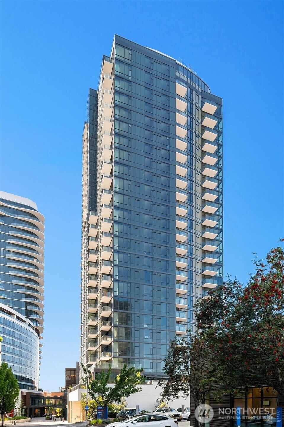 Property Photo: 889 Avenue Square NE 1006 WA 98004