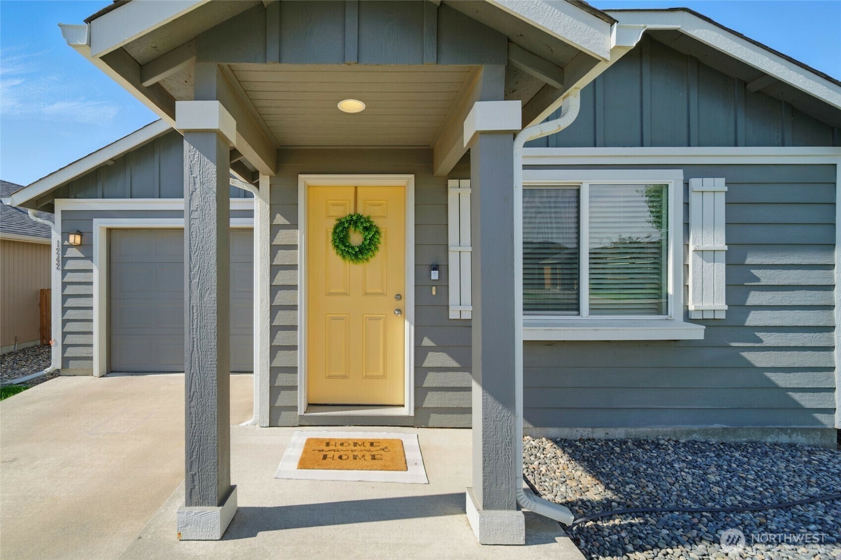 Property Photo: 1242 SW Carver Street WA 99324