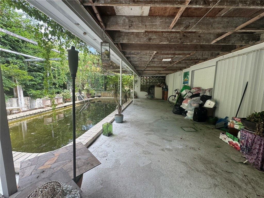 Property Photo: 3010 11th Avenue FL 32960