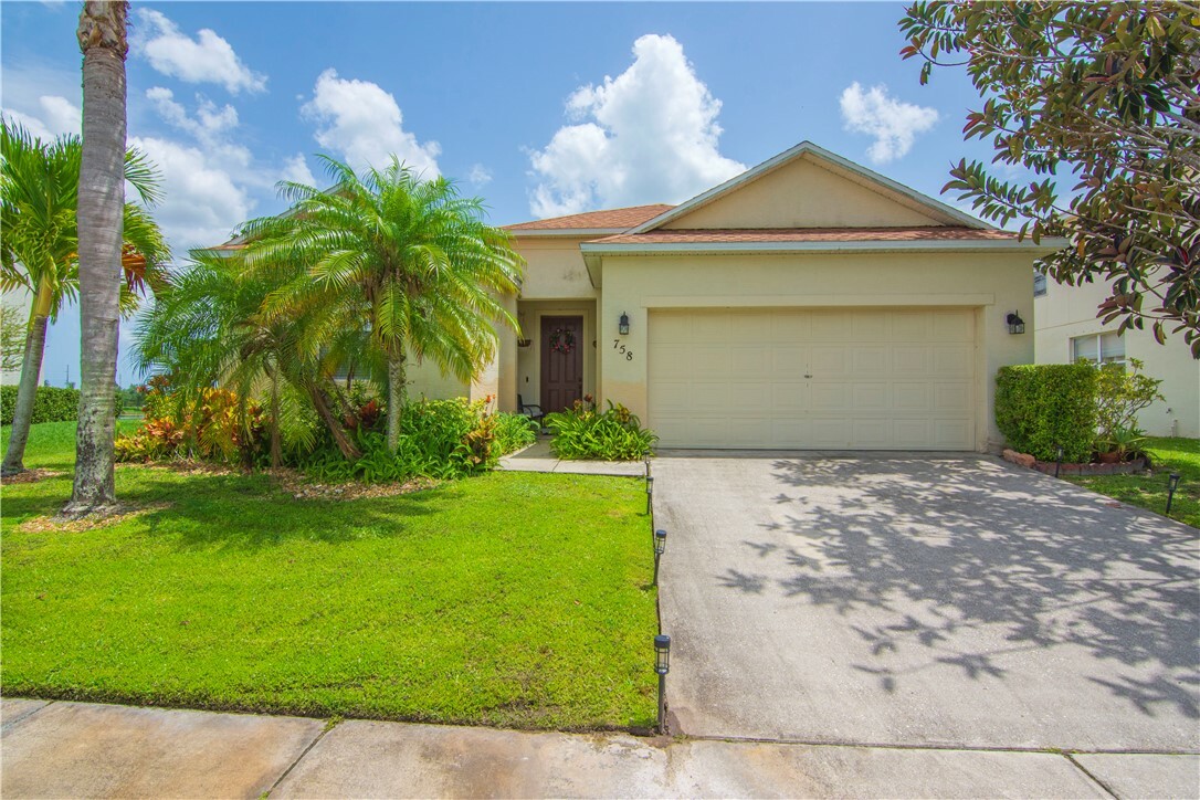 Property Photo: 758 Carriage Lake Way FL 32968