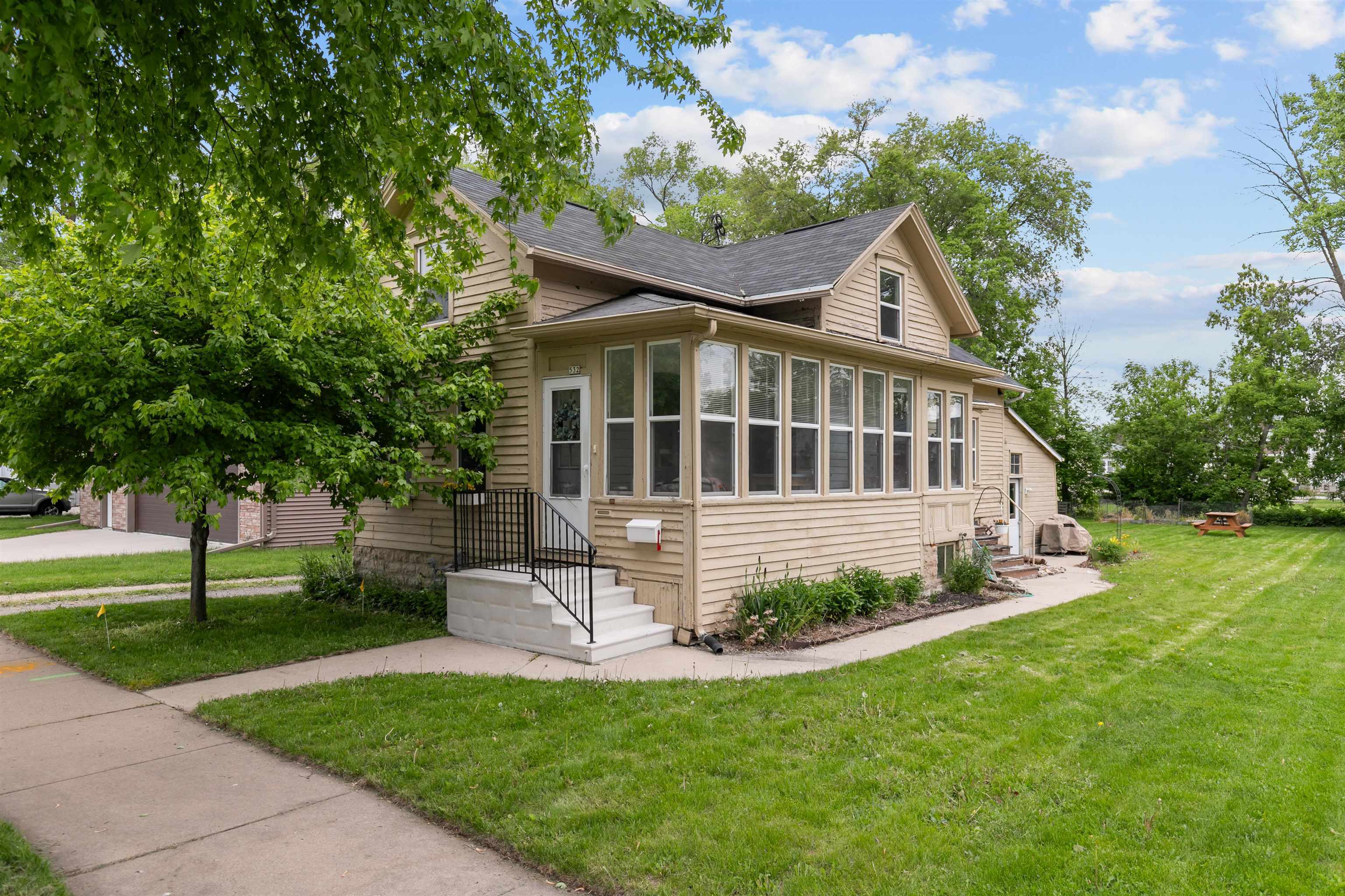 532 W 11th Avenue  Oshkosh WI 54901 photo