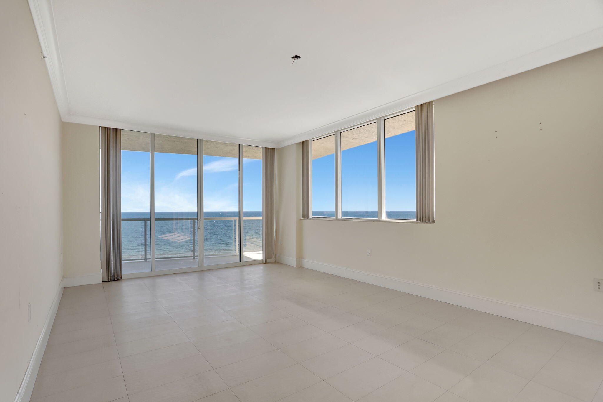 Property Photo: 704 N Ocean Boulevard 701 FL 33062