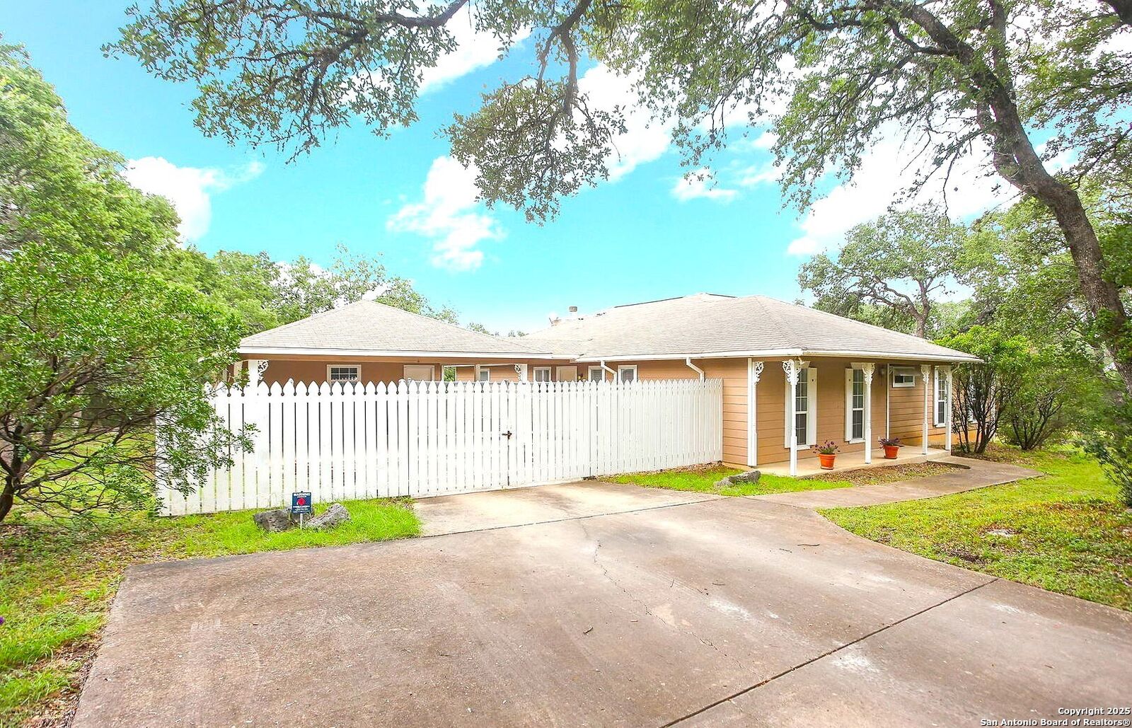 Property Photo: 23007 S Breeze St TX 78258