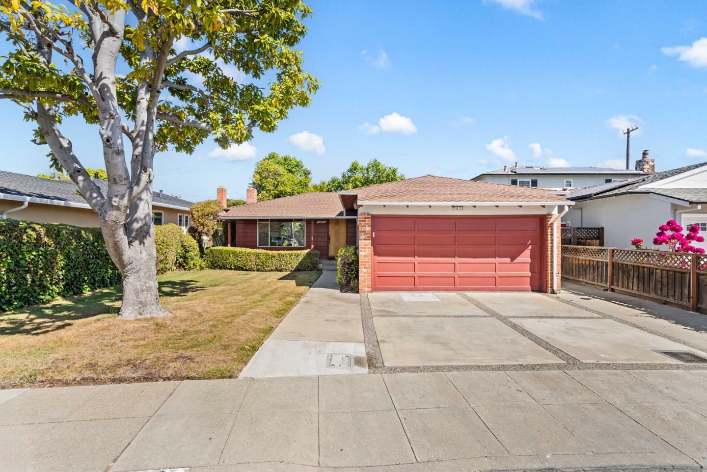 Property Photo: 1023 Annapolis Drive CA 94403