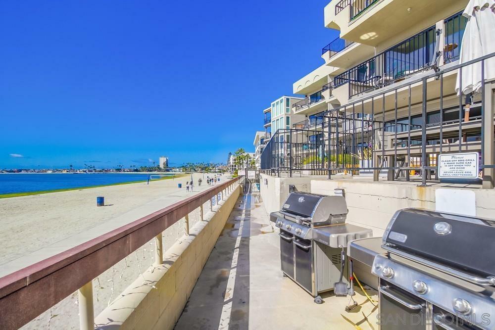 Property Photo: 1235 Parker Place 2H CA 92109