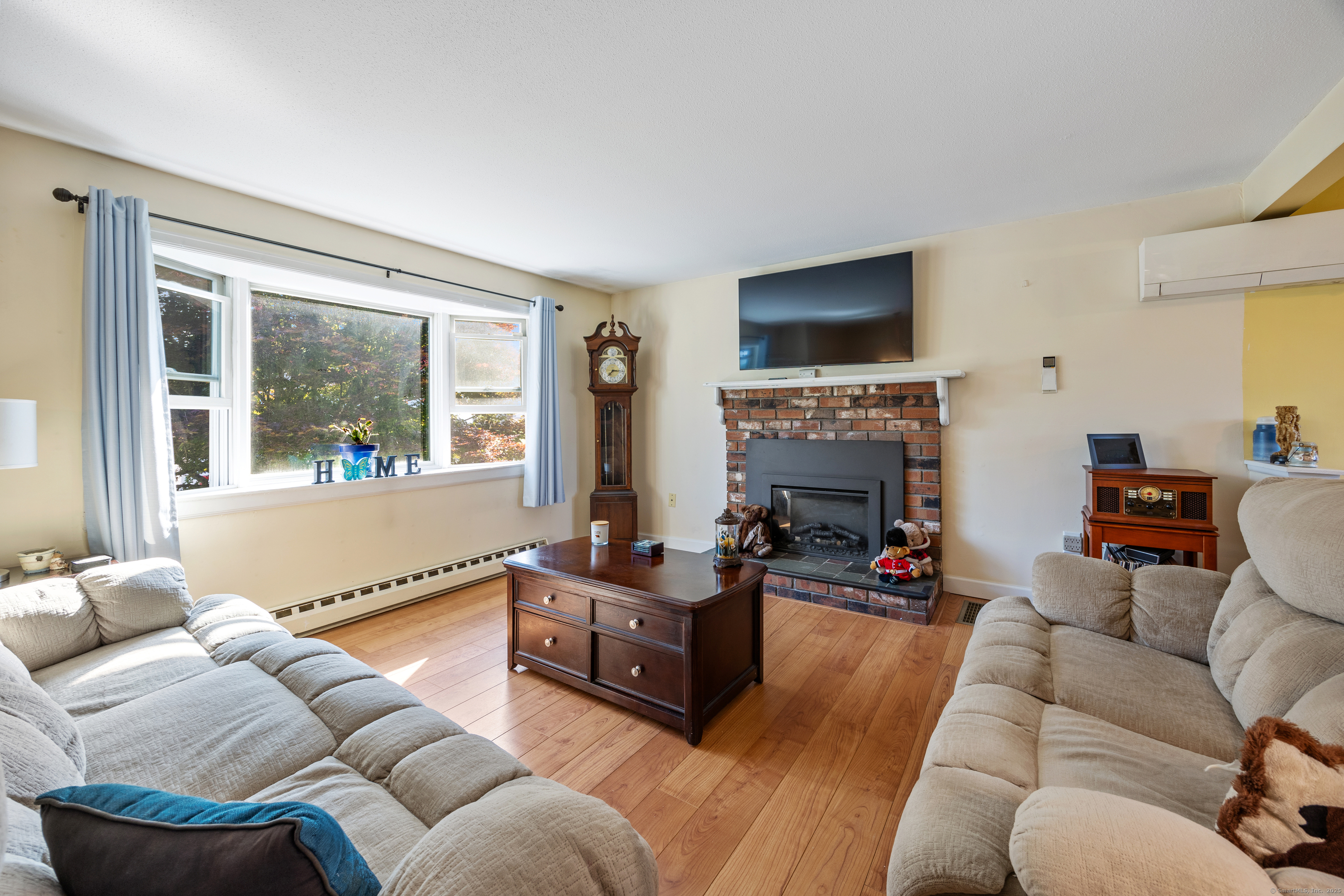 Property Photo: 272 Westwoods Terrace CT 06010