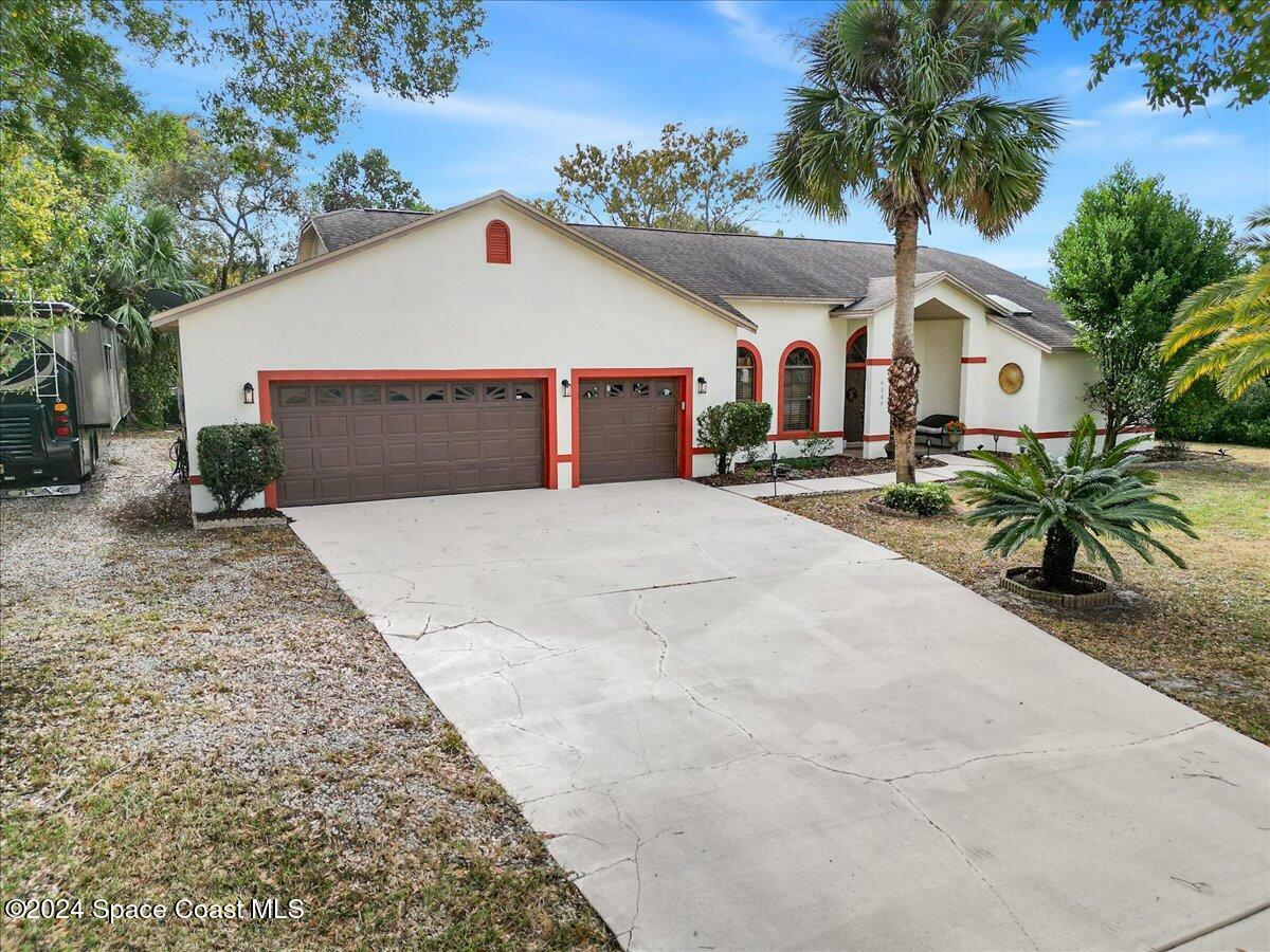 Property Photo: 6349 Whispering Lane FL 32780