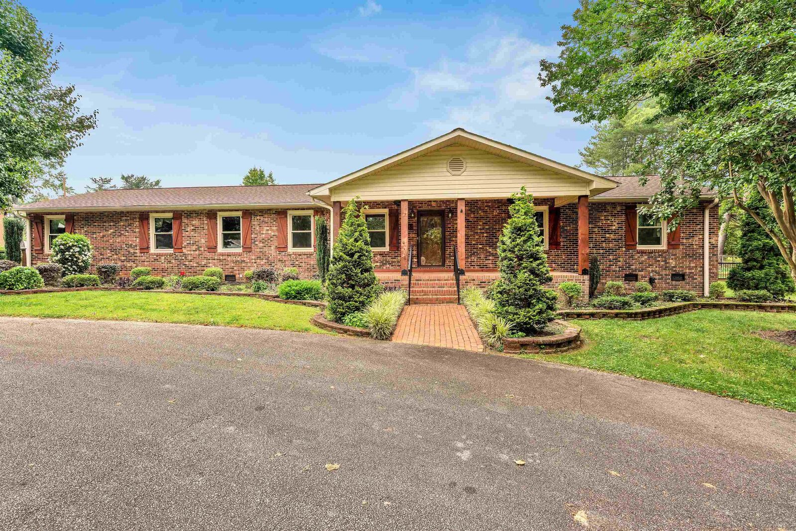Property Photo: 268 Margate Circle SC 29323