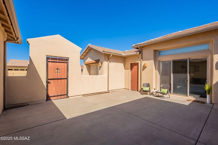 Property Photo: 13715 N Tessali Way AZ 85755