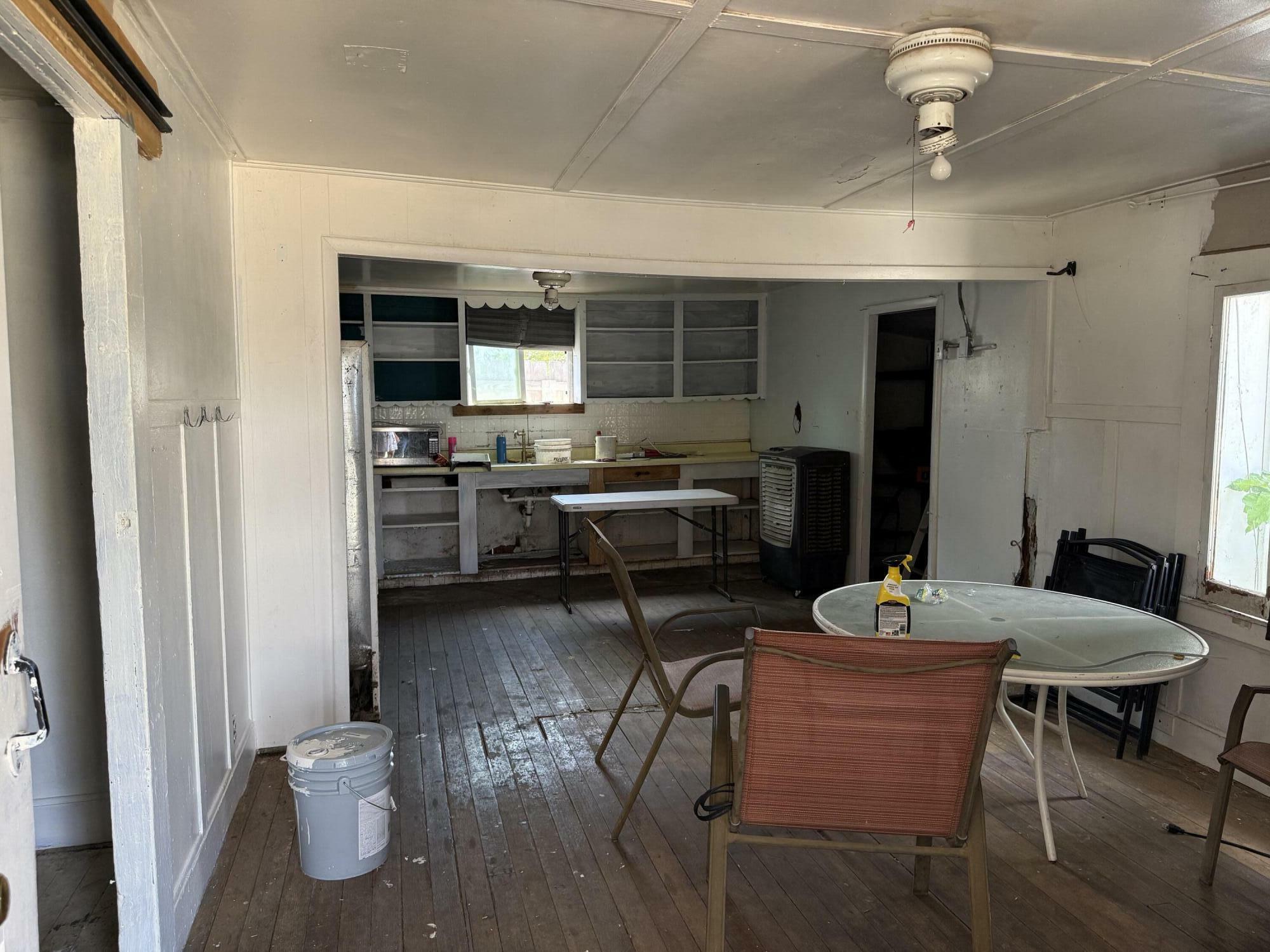 Property Photo: 439 S Bridge Street #5 CA 93291