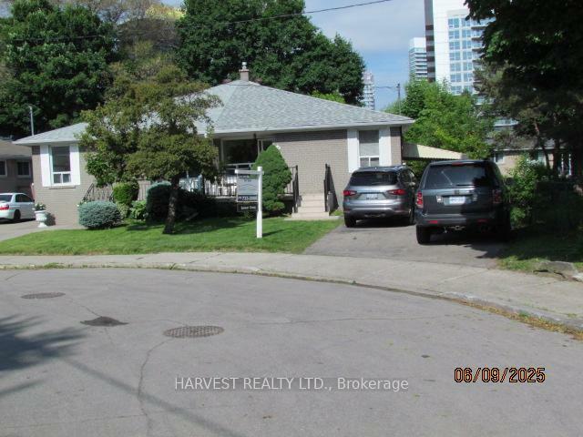 Property Photo: 29 Talara Drive ON M2K 1A3