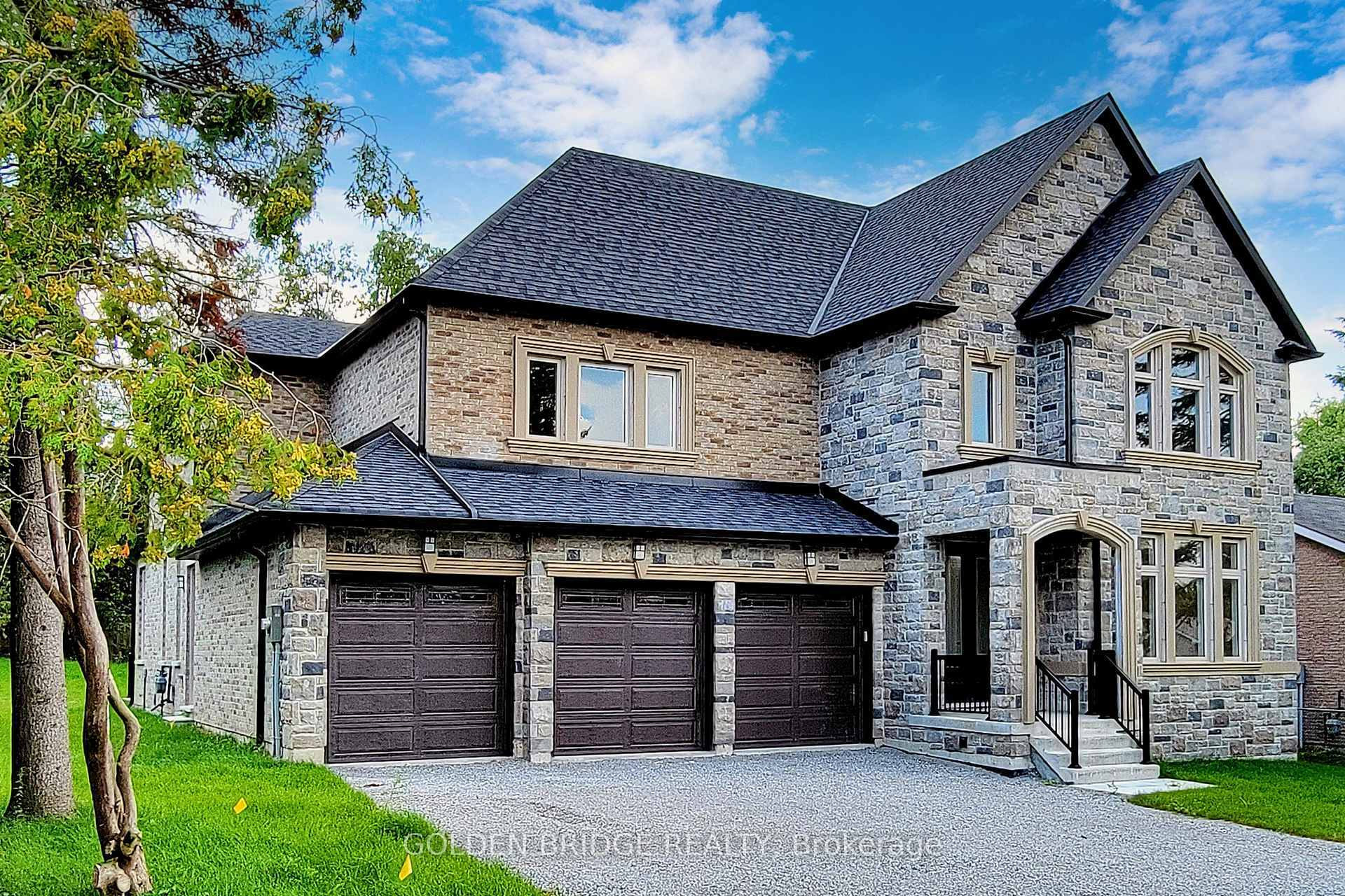 Property Photo: 307 Walter Drive ON L4P 3A8