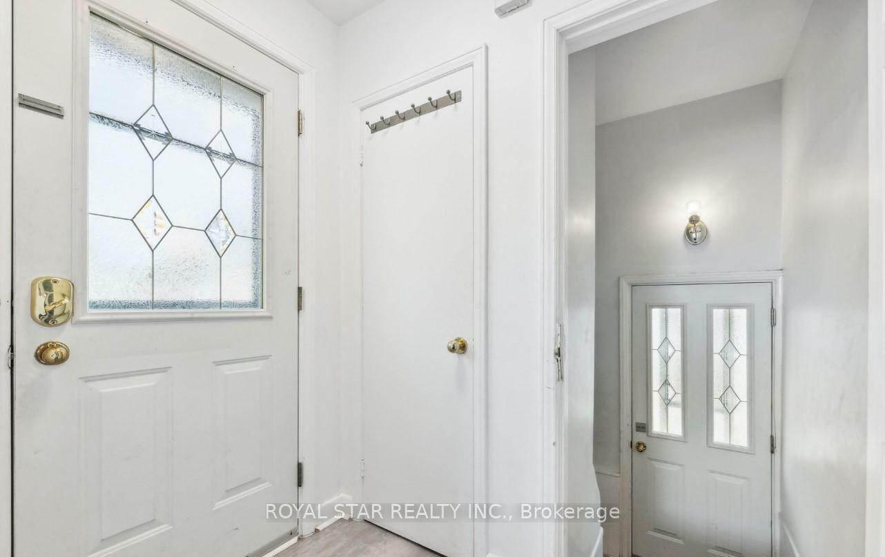 Property Photo: 243 Wilson Road S Main ON L1H 6C4