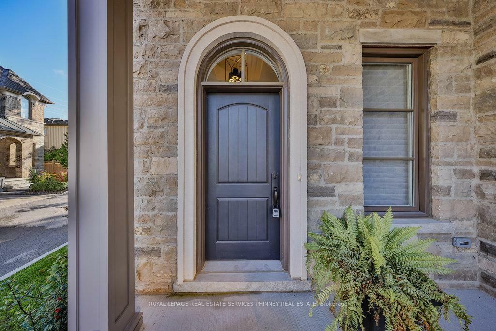 Property Photo: 3 Arbourvale Common N/A ON L2T 2Z9