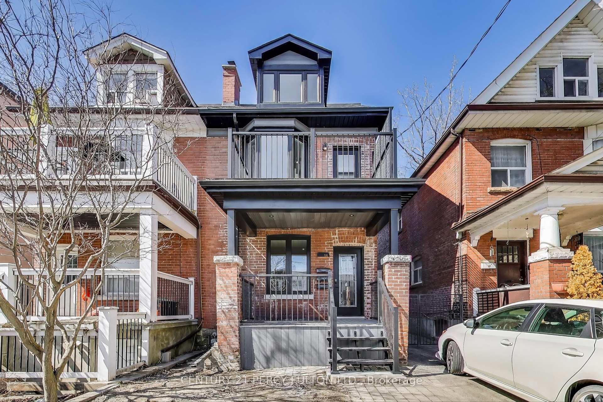 Photo de la propriété: 18 Springhurst Avenue 3 ON M6K 1A9