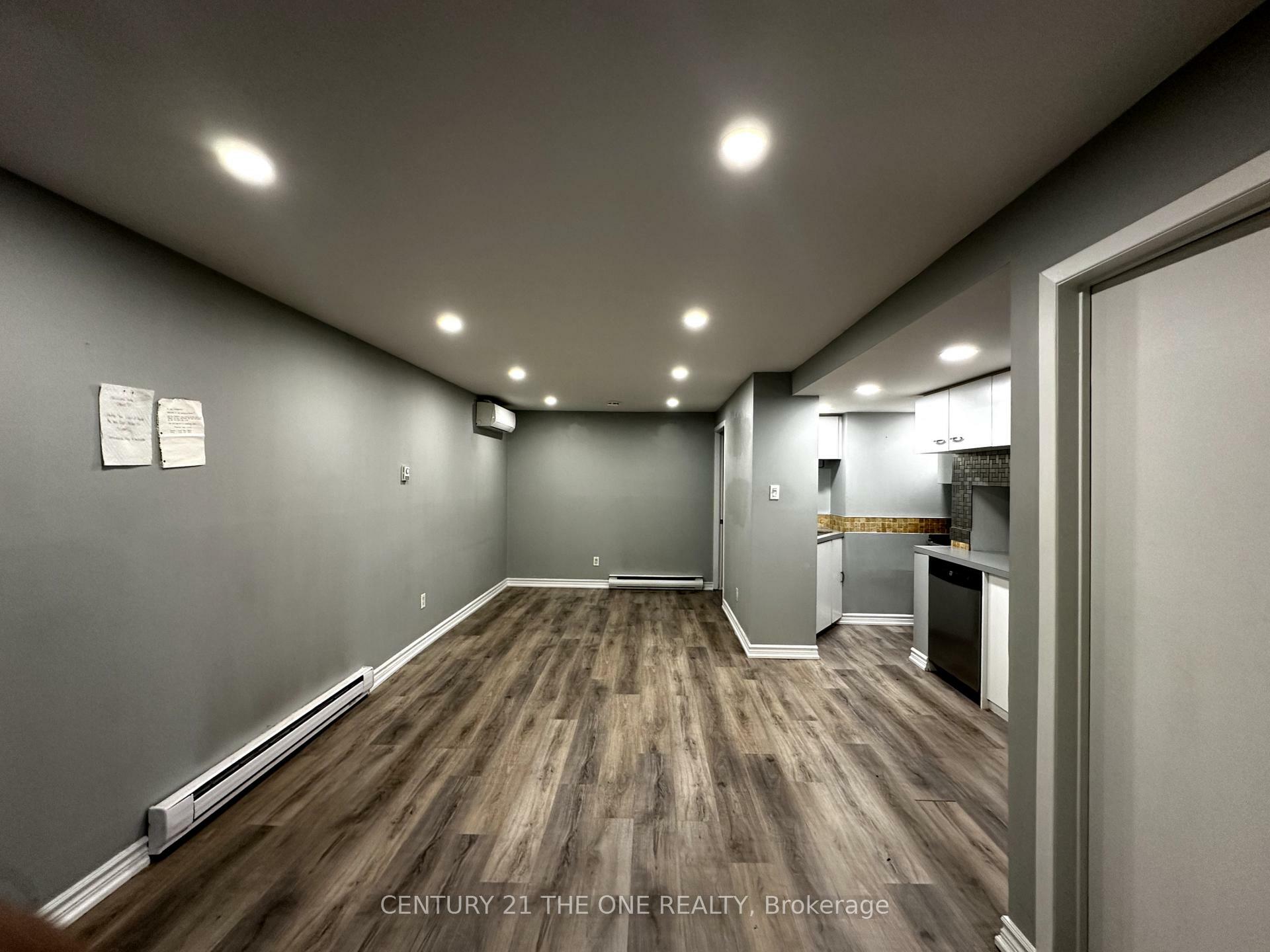 Photo de la propriété:  11 Grant Street Lower  ON M4M 2H4 