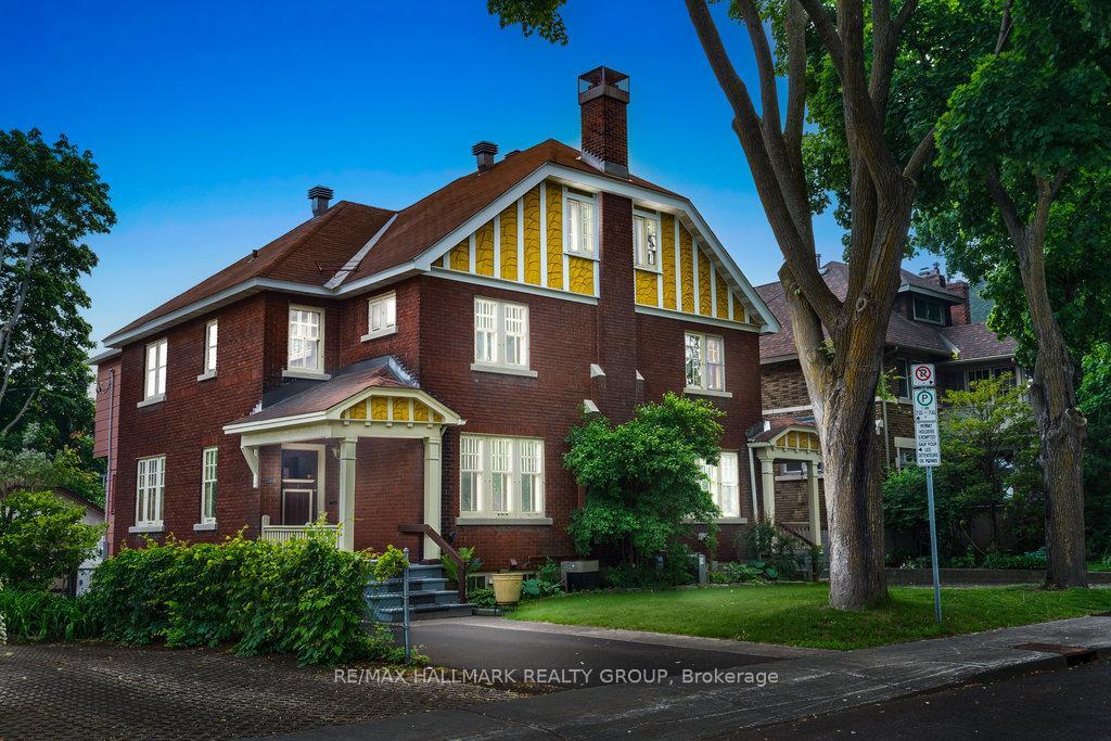 Property Photo: 386-388 First Avenue ON K1S 2H1