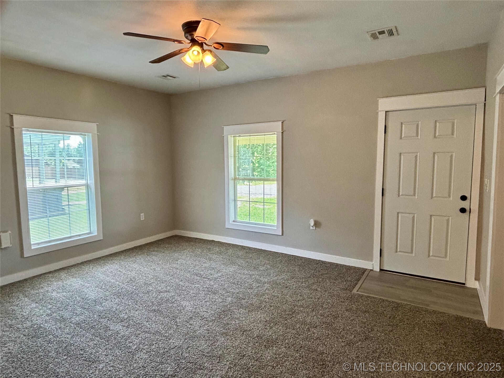 Property Photo: 307 S Lee Avenue OK 74467