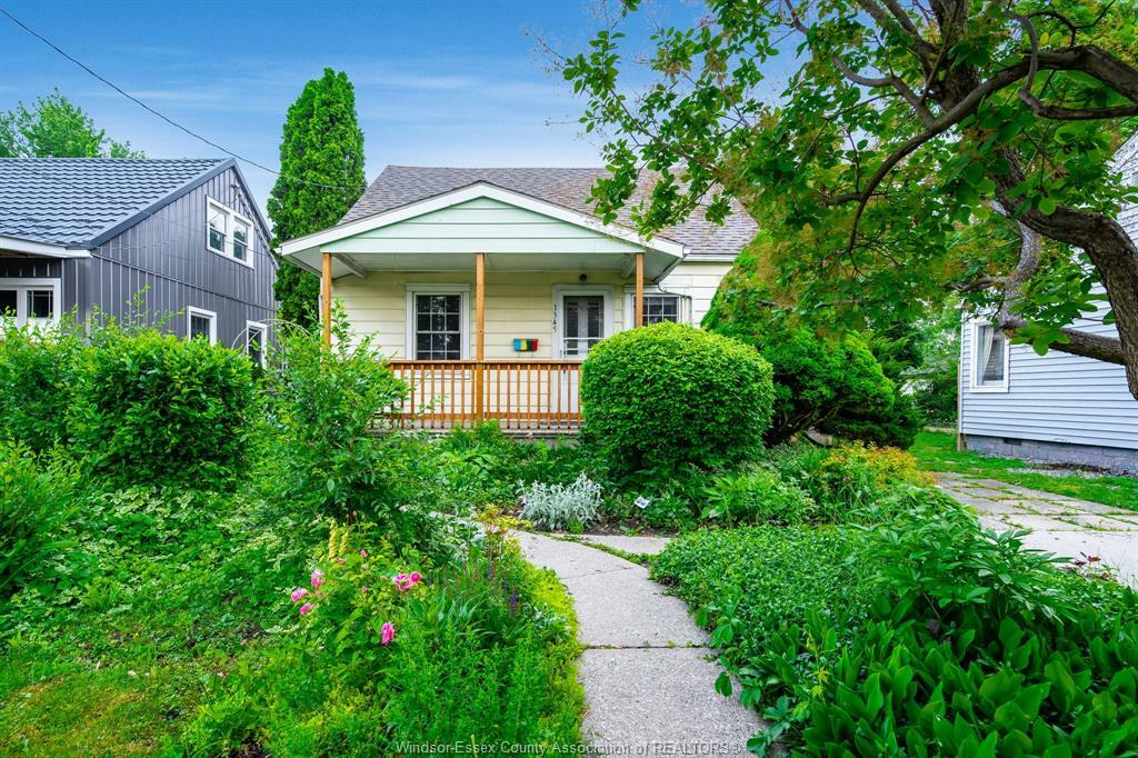 Photo de la propriété: 1345 Elm ON N8X 2B7