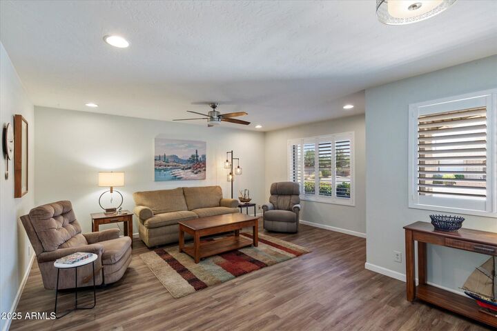 Property Photo:  520 S Greenfield Road 7  AZ 85206 