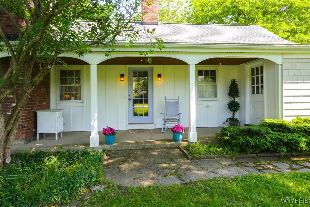 Property Photo:  8930 Gaskin Road  NY 14031 