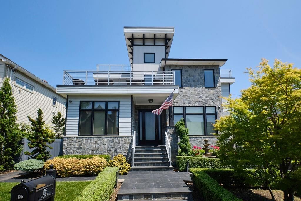 Property Photo: 185 Radcliff Road NY 10305