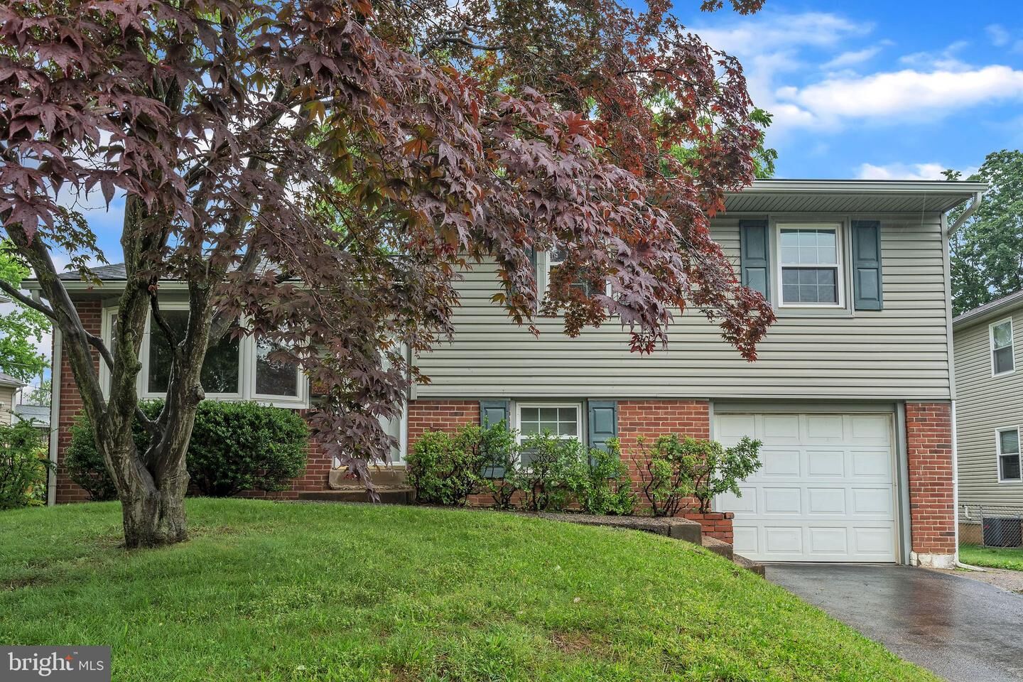 Property Photo: 607 Wynnbrook Road PA 19018