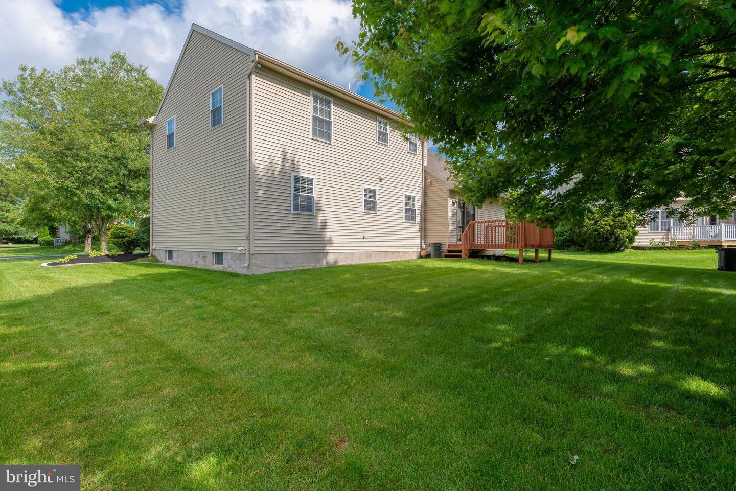 Property Photo: 40 Oak Knoll Circle PA 17042