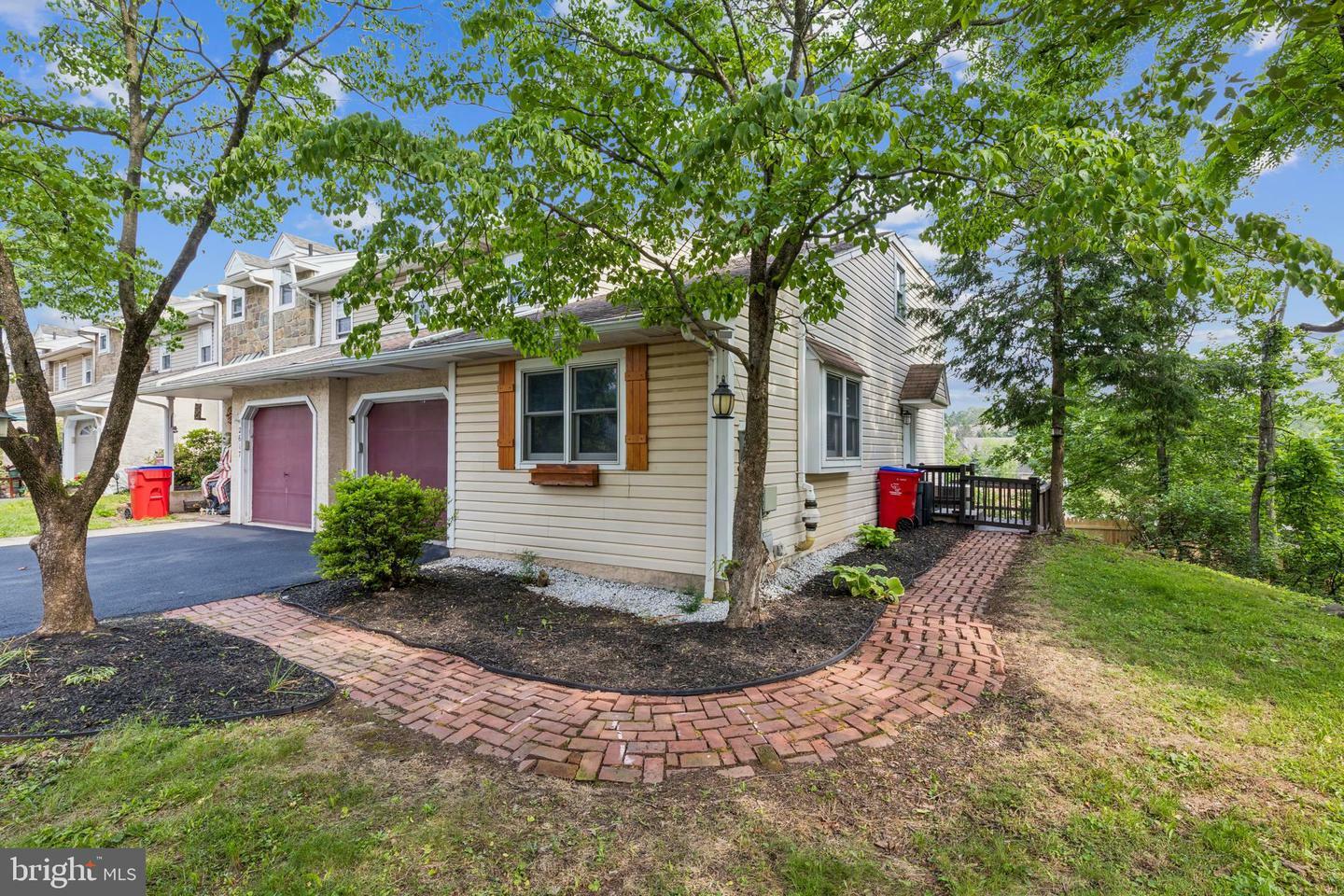 Property Photo: 2621 Terraced Hill Court PA 19464