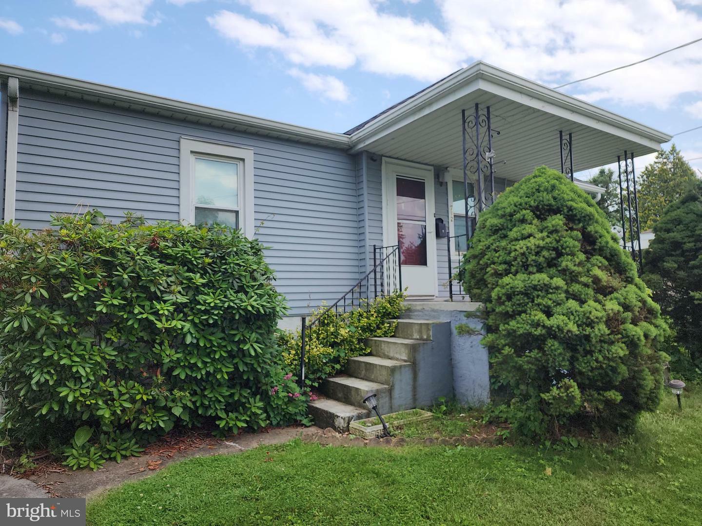 712 Monroe Street  Harrisburg PA 17113 photo