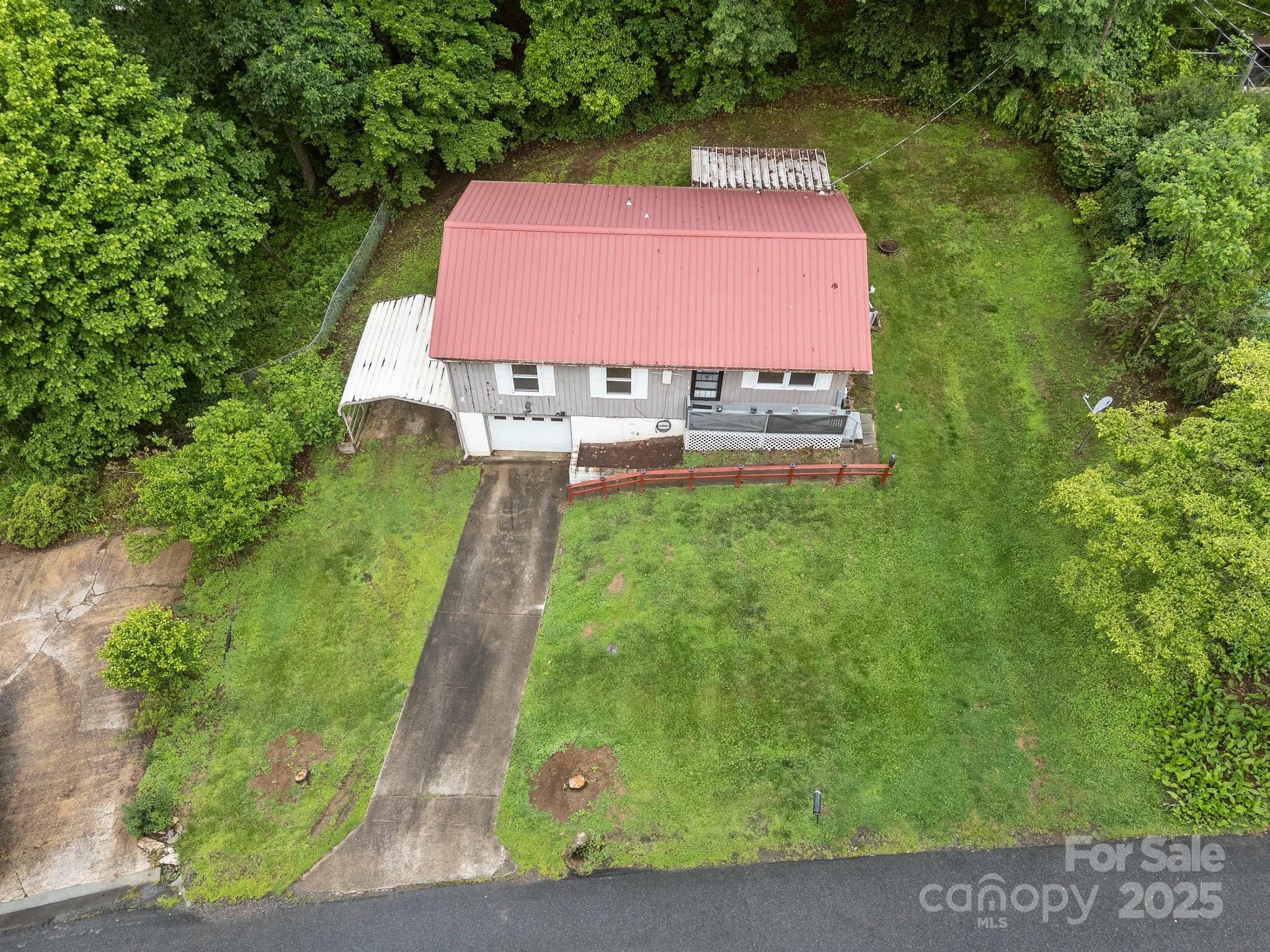 Property Photo: 327 Glenwood Drive NC 28721
