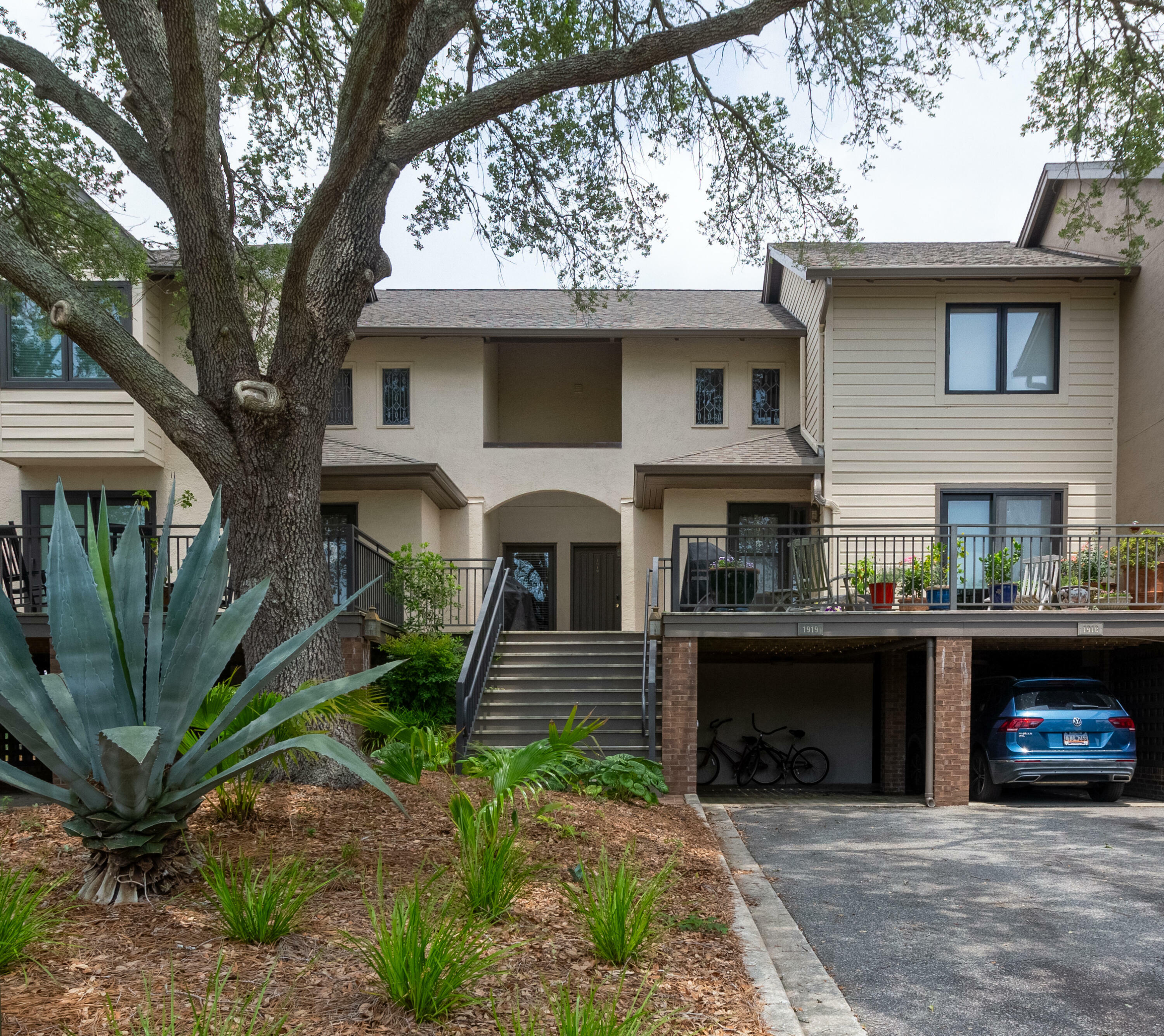 Property Photo: 1919 Marsh Oak Lane SC 29455