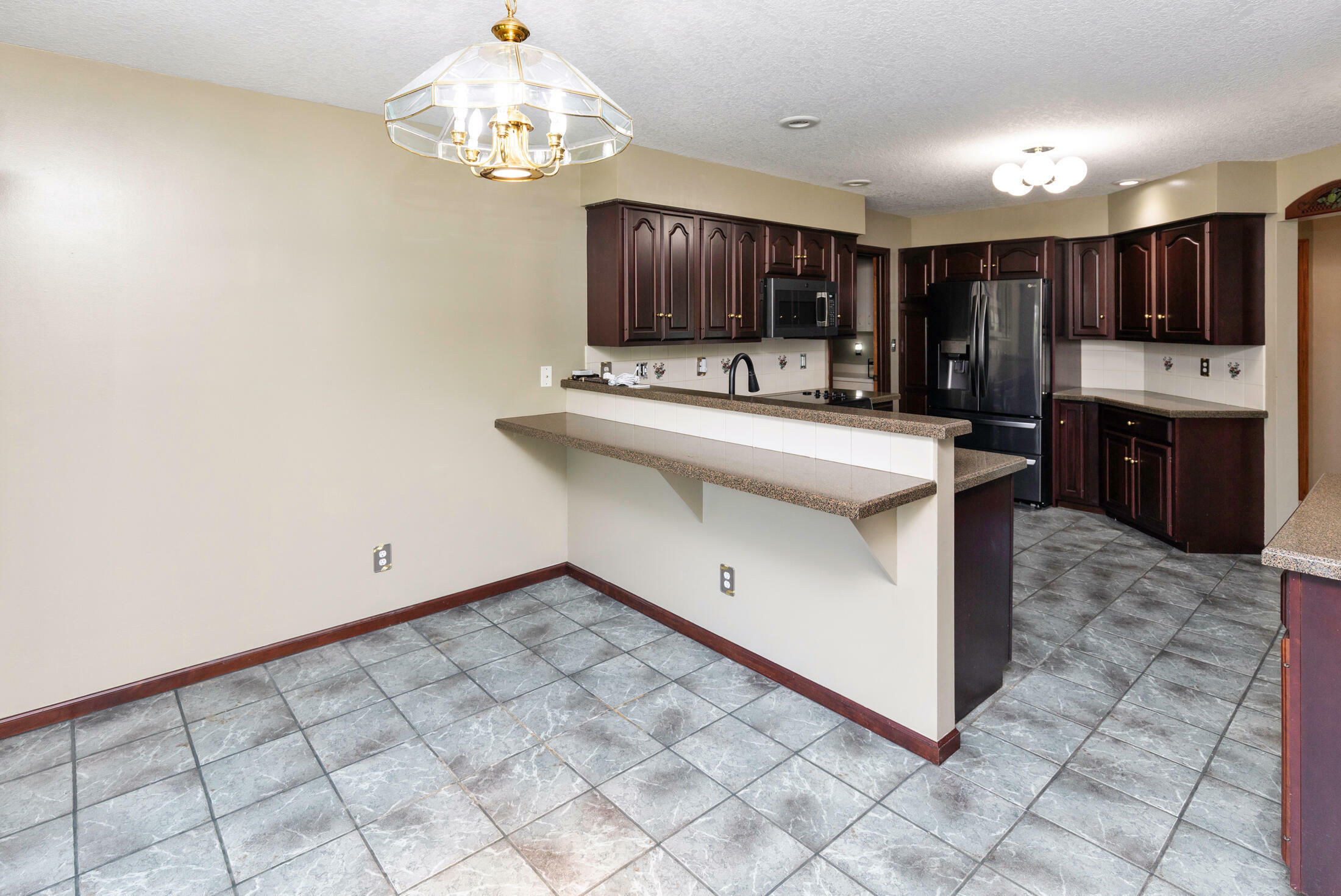 Property Photo: 2617 E Leach Avenue IA 50320